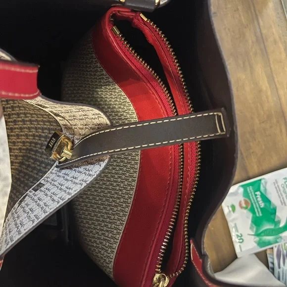 Carolina Herrera Matryoshka bag in perfect condition with lock. - Picture 5 of 5